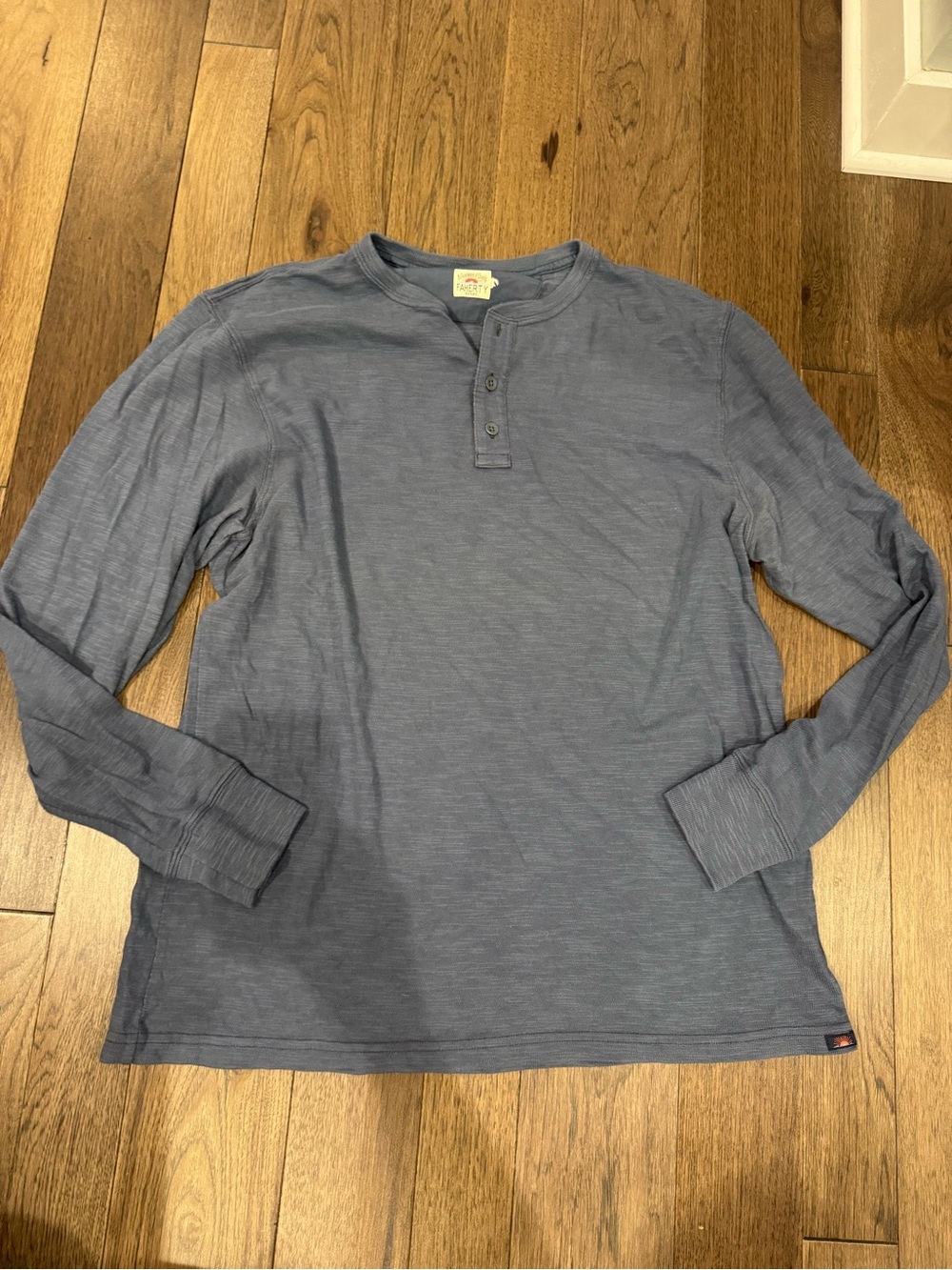 Faherty Men's Henley Long-Sleeve in Slate Blue